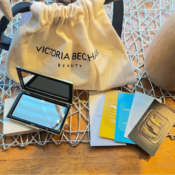 Victoria Beckham Dual Mirror Compact - Picture 2 of 6